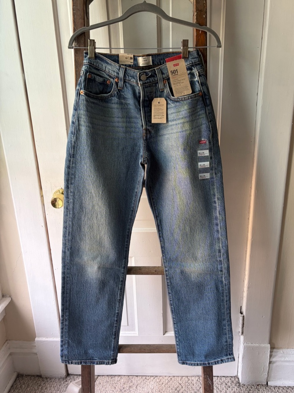 NWT Levi's Women’s Curve High Rise Straight Leg
